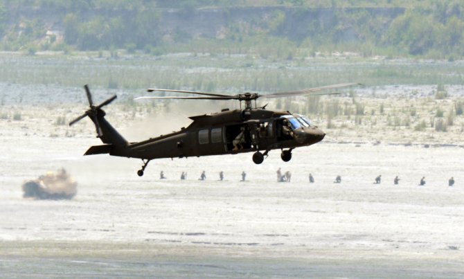 AFP/„Scanpix“ nuotr./„UH-60 Black Hawk“ sraigtasparnis