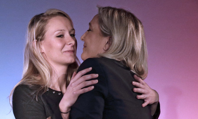 „Scanpix“/AP nuotr./Marion Marechal-Le Pen ir Marine Le Pen