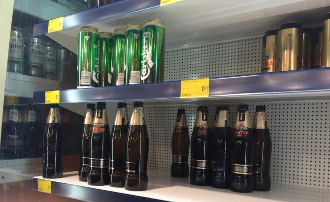 Juliaus Kalinsko/15min.lt nuotr./Didžiausiame prekybos tinkle „Maxima“ jau netrukus gali nelikti „Švyturio-Utenos alaus“ produkcijos.