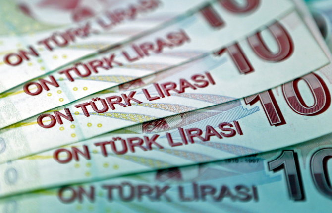 „Reuters“/„Scanpix“ nuotr./Turkijos liros banknotai
