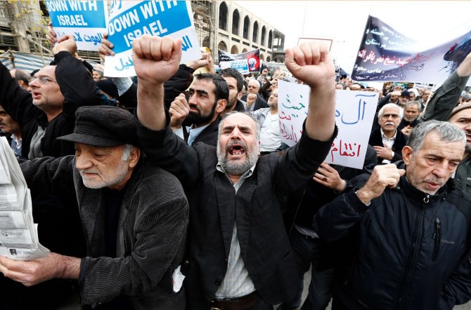 AFP/„Scanpix“ nuotr./Protestas Irane