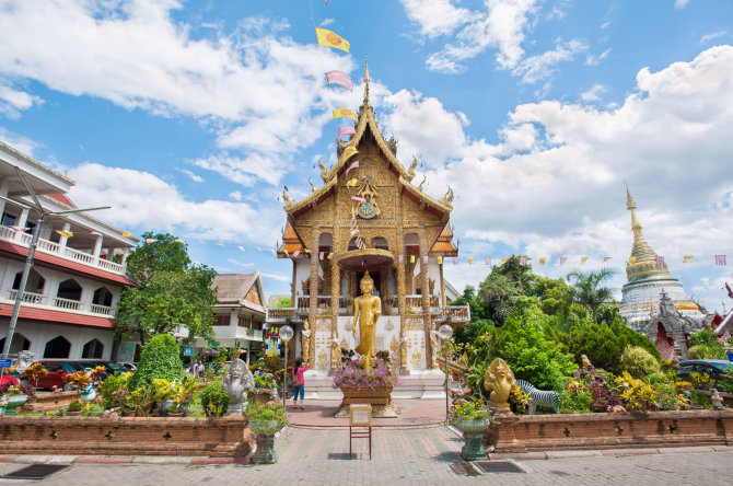 123rf.com /Wat Buppharam, Chiang Mai, Tailandas