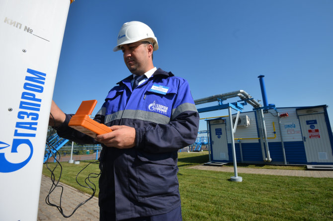 „Scanpix“/„RIA Novosti“ nuotr./„Gazprom“ darbuotojas