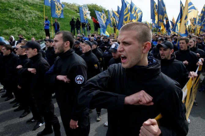 „Reuters“/„Scanpix“ nuotr./Azovo būrio mitingas Kijeve