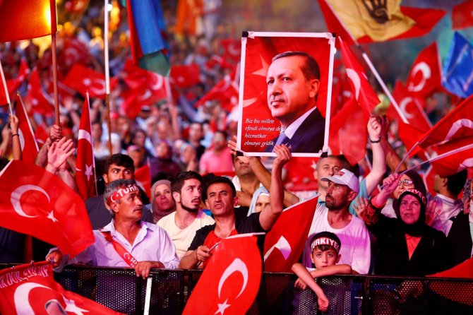 „Reuters“/„Scanpix“ nuotr./Gyvenimas Stambule po neįvykusio perversmo Turkijoje
