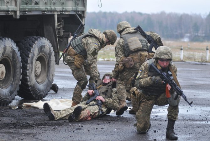 „Scanpix“/„RIA Novosti“ nuotr./Ukrainos kariai pratybų metu