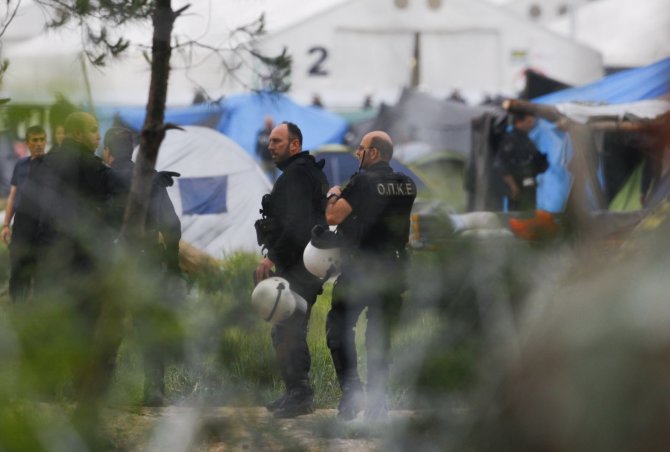 „Reuters“/„Scanpix“ nuotr./Graikija pavasarį evakavo liūdnai pagarsėjusią Idomenio migrantų stovyklą