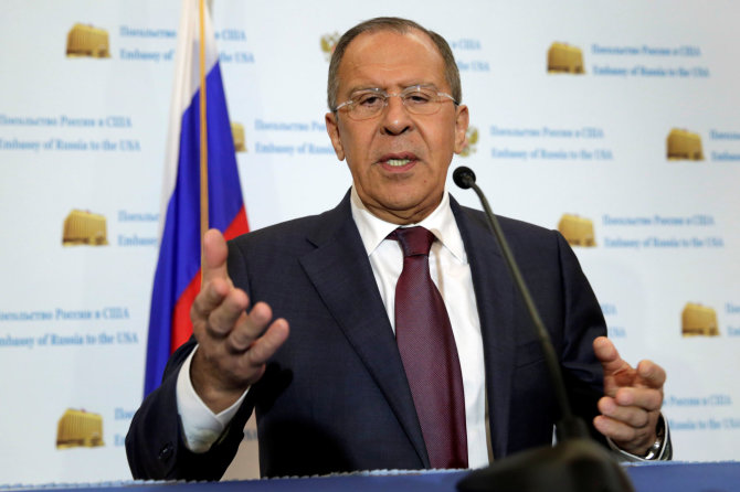 „Reuters“/„Scanpix“ nuotr./S.Lavrovas – spaudos konferencijoje Rusijos ambasadoje Vašingtone