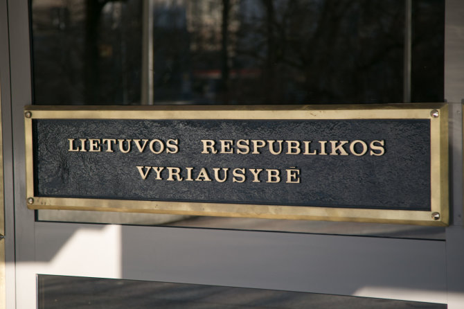 Juliaus Kalinsko / 15min nuotr./Lietuvos Respublikos Vyriausybės pastatas