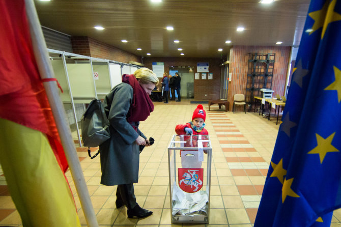 Luko Balandžio / 15min nuotr./Piliečiai balsuoja 2016 m.
