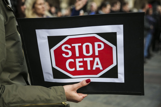 „Scanpix“/„Sipa USA“ nuotr./Protestas prieš CETA Lenkijoje 