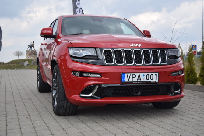 Dainiaus Cuberos nuotr./„Jeep Grand Cherokee SRT“