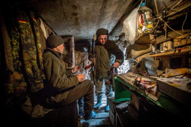 Vidmanto Balkūno/15min.lt nuotr./Ukrainos armijos karių blindažas