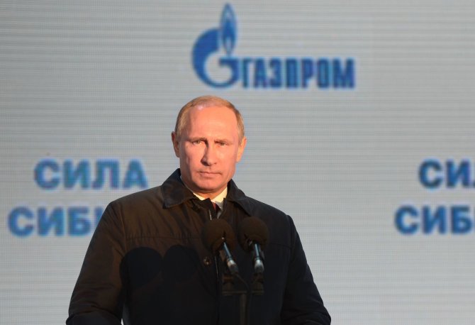 „Scanpix“/„RIA Novosti“ nuotr./Vladimiras Putinas „Sibiro galios“ statybų pradžios ceremonijoje 