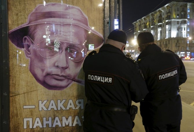 „Reuters“/„Scanpix“ nuotr./Viešojo transporto stotelė Maskvoje