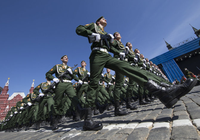 „Scanpix“/AP nuotr./Rusijos kariai Maskvos Raudonojoje aikštėje