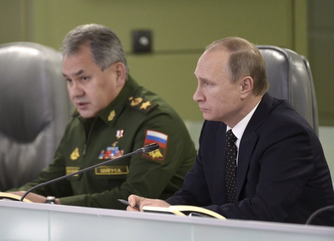 „Reuters“/„Scanpix“ nuotr./Sergejus Šoigu ir Vladimiras Putinas