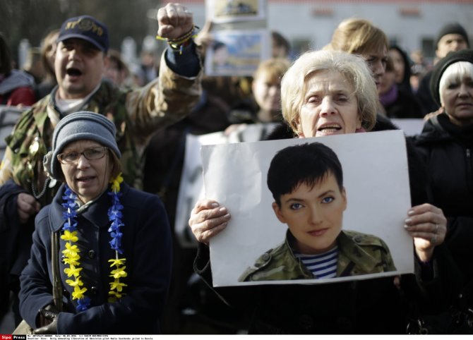 „Scanpix“/„SIPA“ nuotr./Protestas prieš Nadijos Savčenko kalinimą