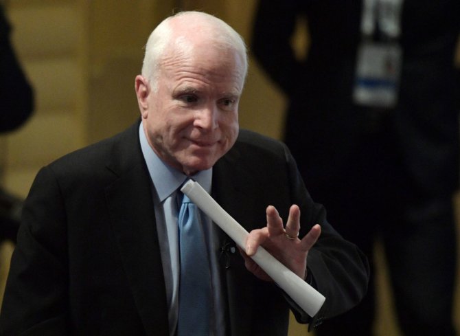 „Scanpix“/„RIA Novosti“ nuotr./Johnas McCainas
