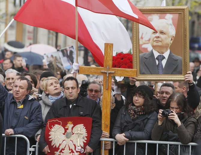 „Scanpix“/AP nuotr./Lenkija mini Smolensko katastrofos metines.