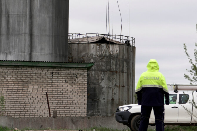 „Reuters“/„Scanpix“/Gegužės 7 d. drono smūgio Rėzeknėje, Latvijoje, padariniai