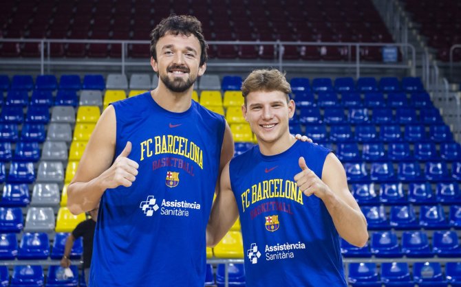 „Barca Basket“ „Twitter“ paskyros nuotr./Sertacas Sanli ir Rokas Jokubaitis