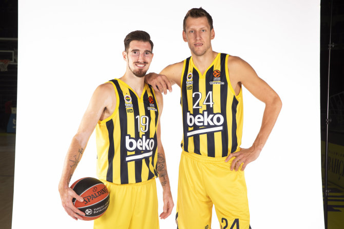 Getty Images/Euroleague.net nuotr./Nando De Colo ir Janas Vesely