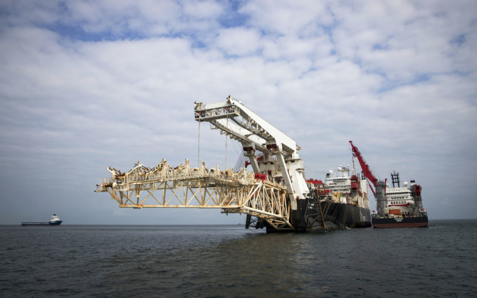 „Scanpix“ nuotr./Baltijos jūroje tiesiamas dujotiekis „Nord Stream 2“