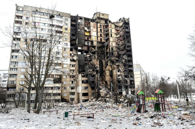 AFP/„Scanpix“ nuotr./Российские войска обстреливают дома в Харькове без угрызений совести и преднамеренно