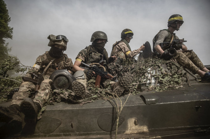 „The New York Times“/Finbarr O'Reilly nuotr./Ukrainiečių kariai prie Sjevjerodonecko