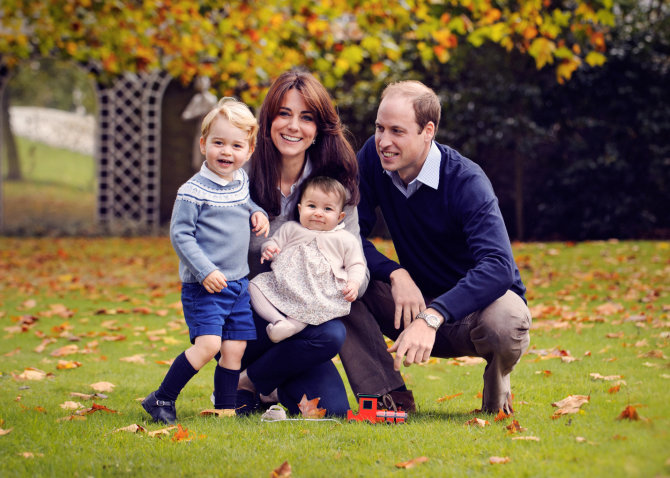 „Scanpix“/„PA Wire“/„Press Association Images“ nuotr./Princas Williamas ir Kembridžo hercogienė Catherine su vaikais George'u ir Charlotte