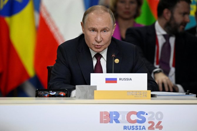 Vladimiras Putinas BRICS grupės viršūnių susitikime / ALEXANDER NEMENOV / via REUTERS