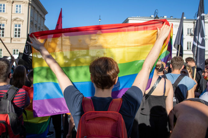 ZUMAPRESS.com/Varšuvoje įvyko konkuruojantys mitingai dėl LGBT teisių