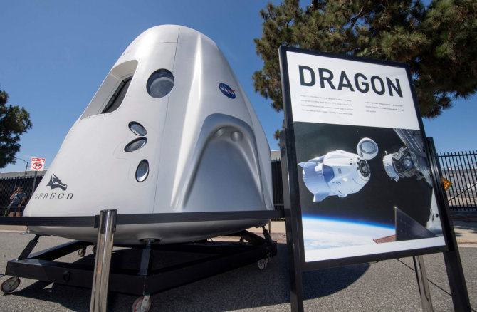 AFP/„Scanpix“ nuotr./„SpaceX Crew Dragon 2“ – arčiausiai tinkamumo žmonių gabenimui į kosmosą esanti amerikiečių kosminė kapsulė