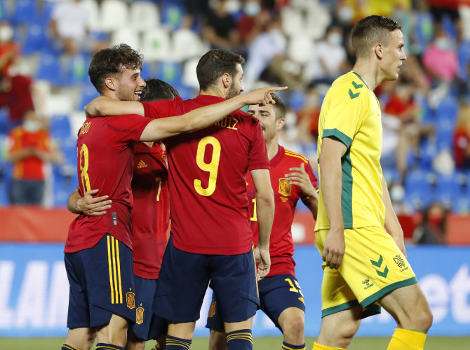 „Reuters“/„Scanpix“ nuotr./Ispanijos futbolininkų džiaugsmas