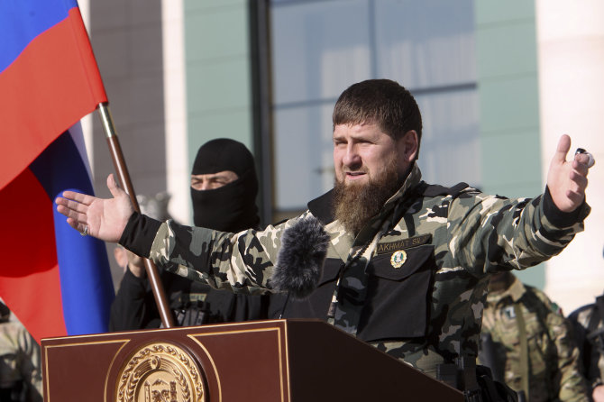„AP“/„Scanpix“/Ramzanas Kadyrovas kreipiasi į Čečėnijos karius