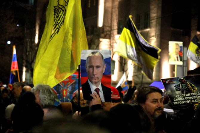 Vida Press nuotr./Vladimiro Putino plakatas proteste elgrade