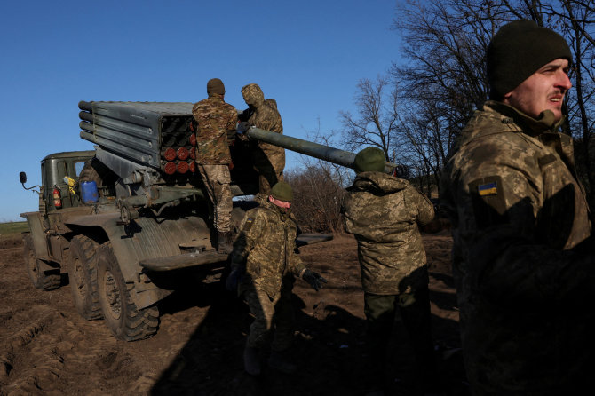 „Reuters“/„Scanpix“ nuotr./Ukrainos kariai Bachmuto regione