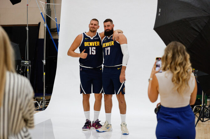 Scanpix/IMAGN IMAGES via Reuters Connect nuotr./Nikola Jokičius ir Jonas Valančiūnas