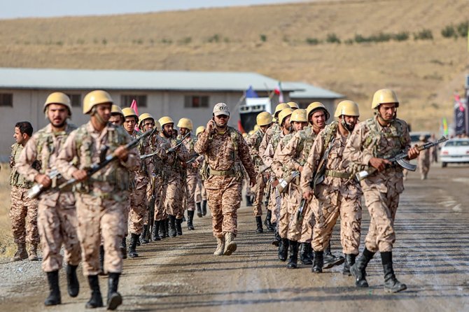 AFP/„Scanpix“ nuotr./Irano Islamo revoliucinės gvardijos korpuso kariai