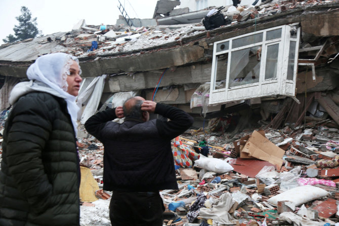 „Reuters“/„Scanpix“/Žemės drebėjimas Turkijos mieste Dijarbakyre