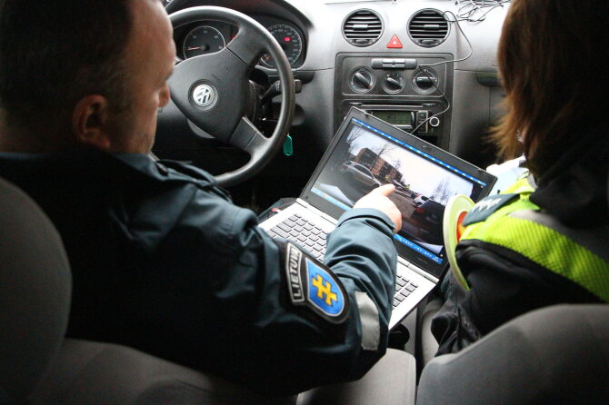 Tomo Markelevičiaus / 15min nuotr./Panevėžio policija fiksavo pėsčiųjų praleidimo tvarkos pažeidimus