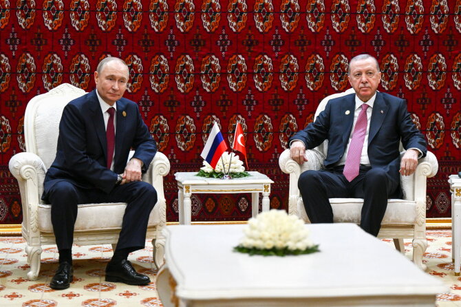 ZUMAPRESS / Scanpix nuotr./Vladimiras Putinas ir Recepas Tayyipas Erdoganas
