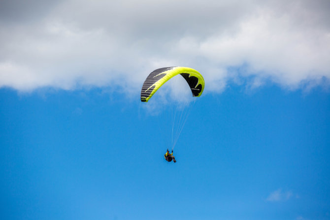 Vidmanto Balkūno / 15min nuotr./Parasparnių pilotai mokėsi kaip elgtis kritinėse situacijose