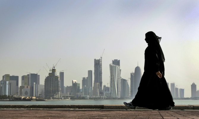 „Scanpix“/AP nuotr./Moteris su abaja Katare