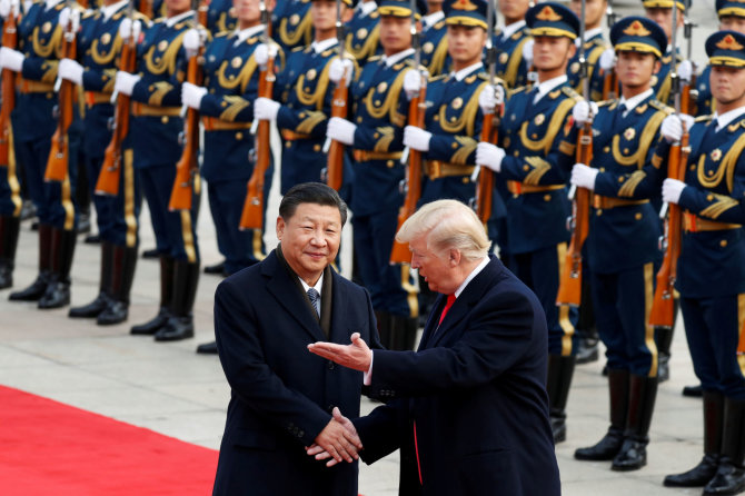 „Reuters“/„Scanpix“ nuotr./Xi Jinpingas ir Donaldas Trumpas