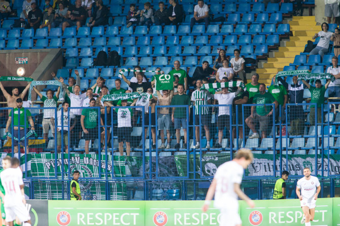 Elvio Žaldario/fkzalgiris.lt nuotr./Vilniaus „Žalgirio“ sirgaliai Jerevane