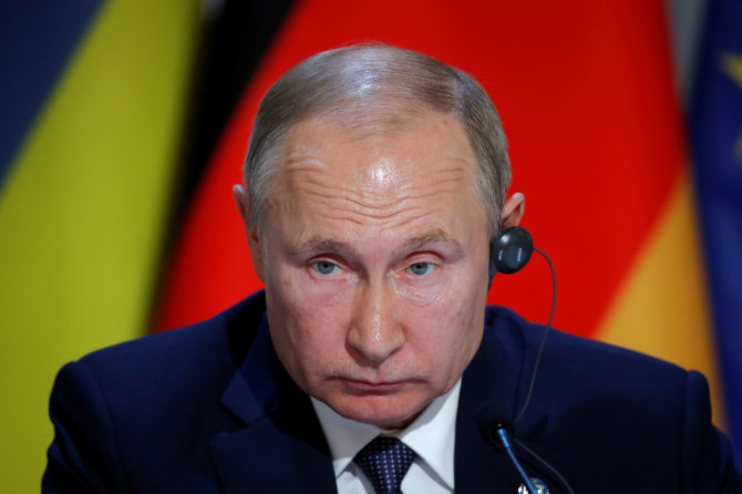 „Reuters“/„Scanpix“ nuotr./V.Putinas Paryžiuje