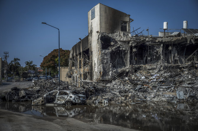 DPA/„Scanpix“ nuotr./„Hamas“ kovotojų išpuolio padariniai