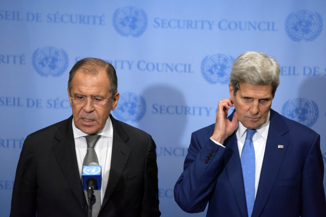 „Scanpix“/„Xinhua“/„Sipa USA“ nuotr./Sergejus Lavrovas ir Johnas Kerry